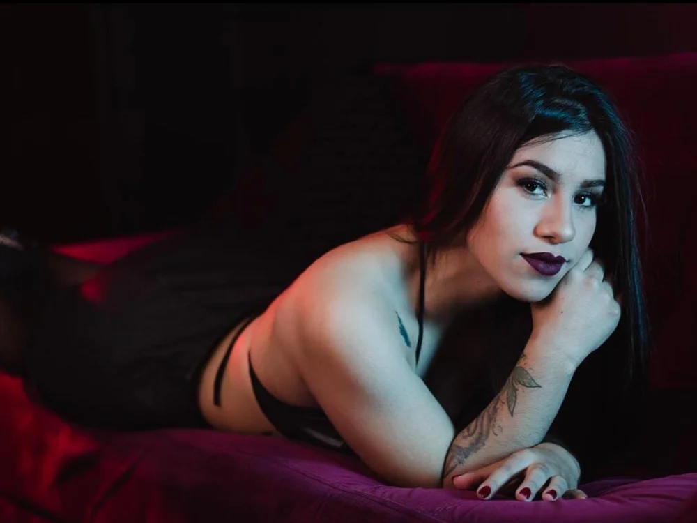 ElizabethG_'s Offline Chat Room