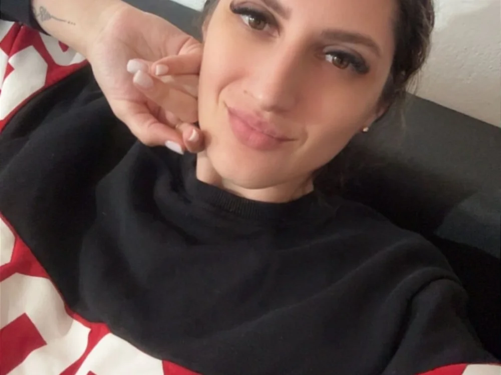 KarinnaReyn Offline XXX chat