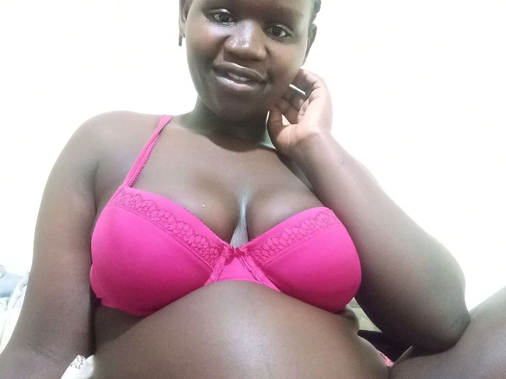 Sluty_Ebony's Offline Chat Room
