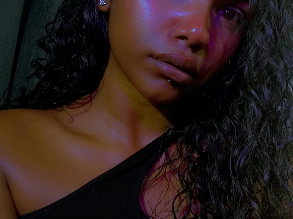 Sexykitten147's Offline XXX Chat