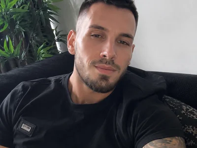 Leo111109 Male White Porn Webcam