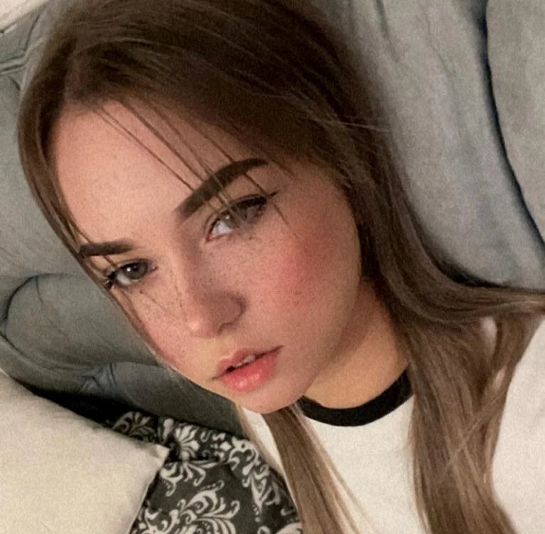 AlexaBarkley: офлайн-секс-чат