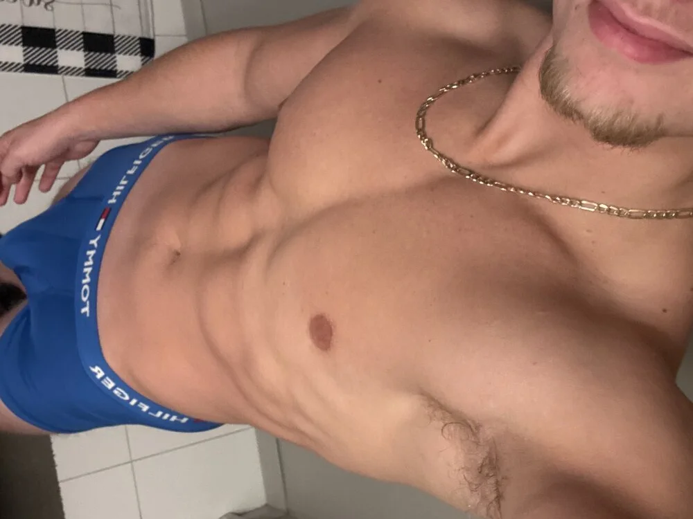 fitwhitecockn Offline XXX chat