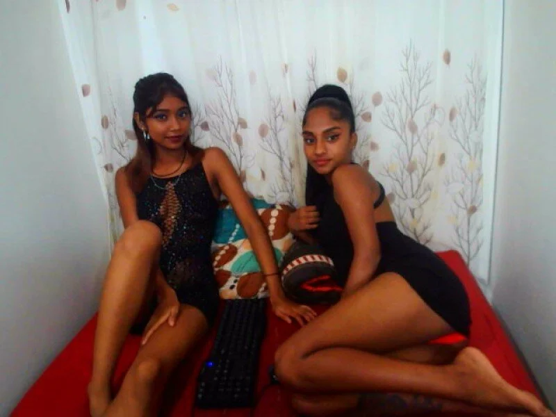 Indian_Angels00's Offline Chat Room