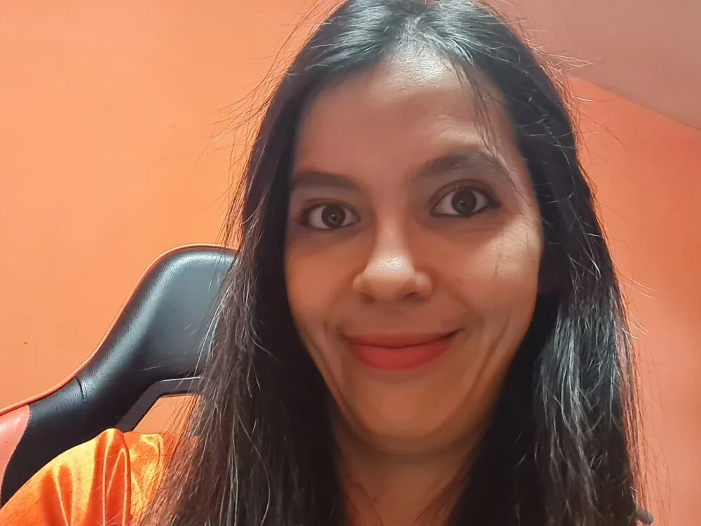 rposhta1991 Adlı Modelin Çevrimdışı XXX Sohbeti