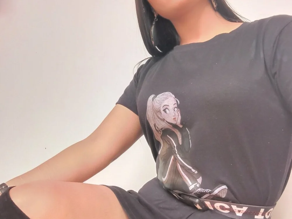 emily_collinss' Offline XXX Chat