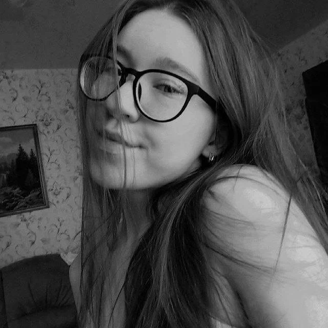 Nika_Floy offline chatrum