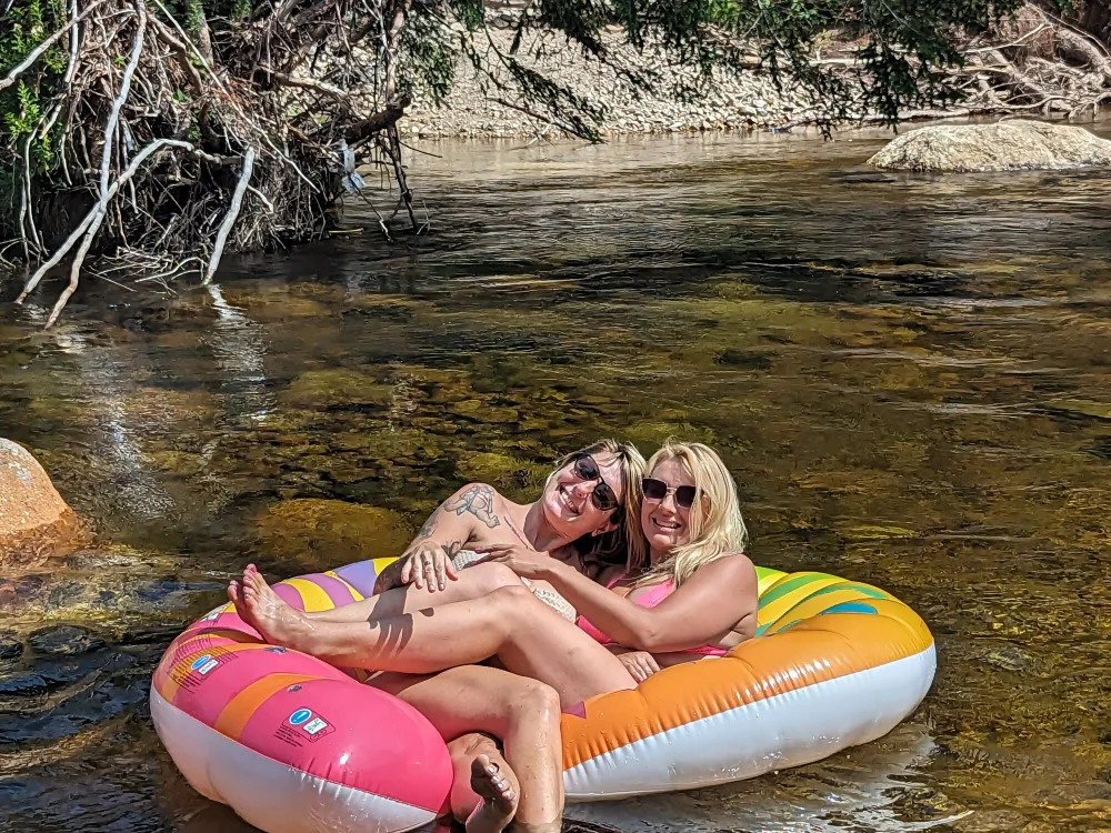 TwoGirlsOneCuck's Offline XXX Chat