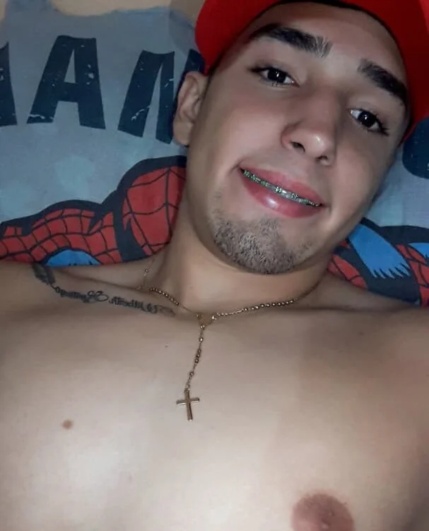 james_levi18 Offline XXX-chat