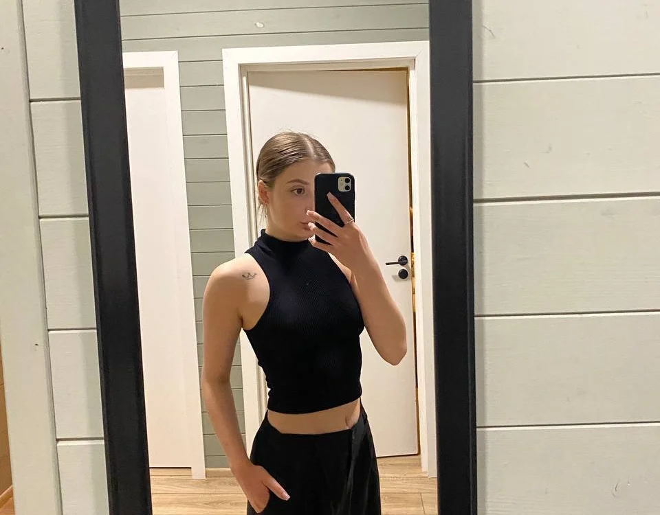 ShakiraHarkness' Offline XXX Chat