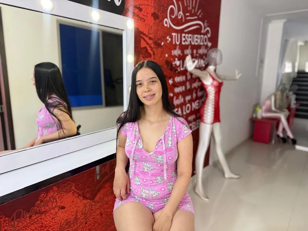 Lizzy_Carter's Offline XXX Chat