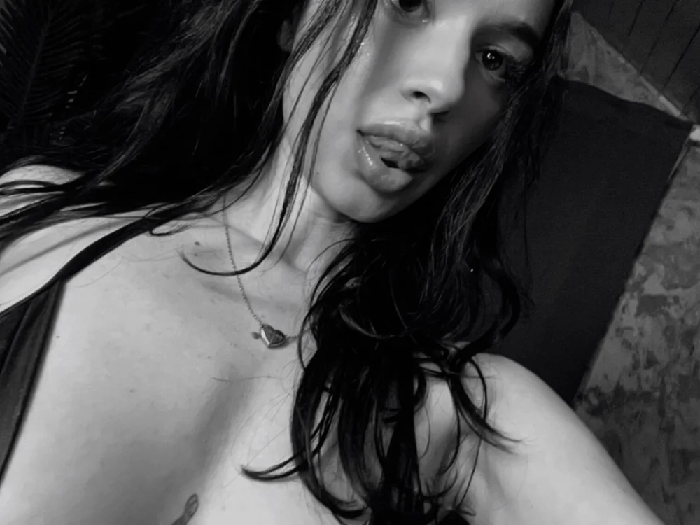 RebeccaShh 离线XXX聊天