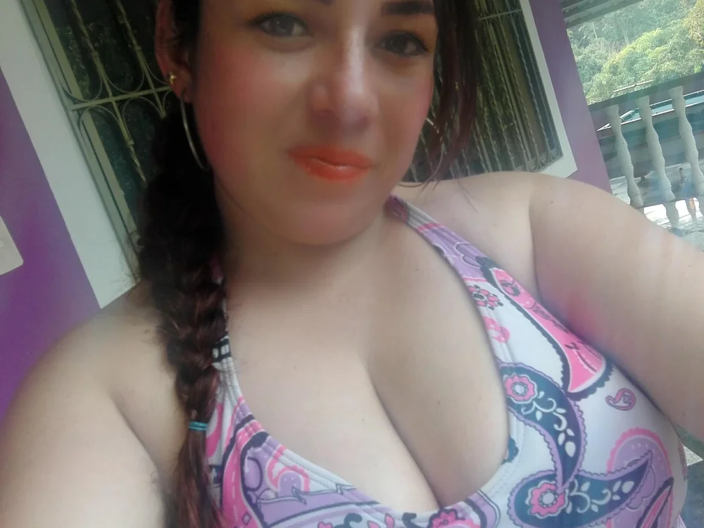 Ivonn69's most recent online preview