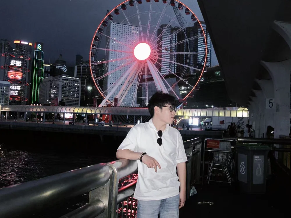 liyang889988 Chat XXX Ngoại tuyến