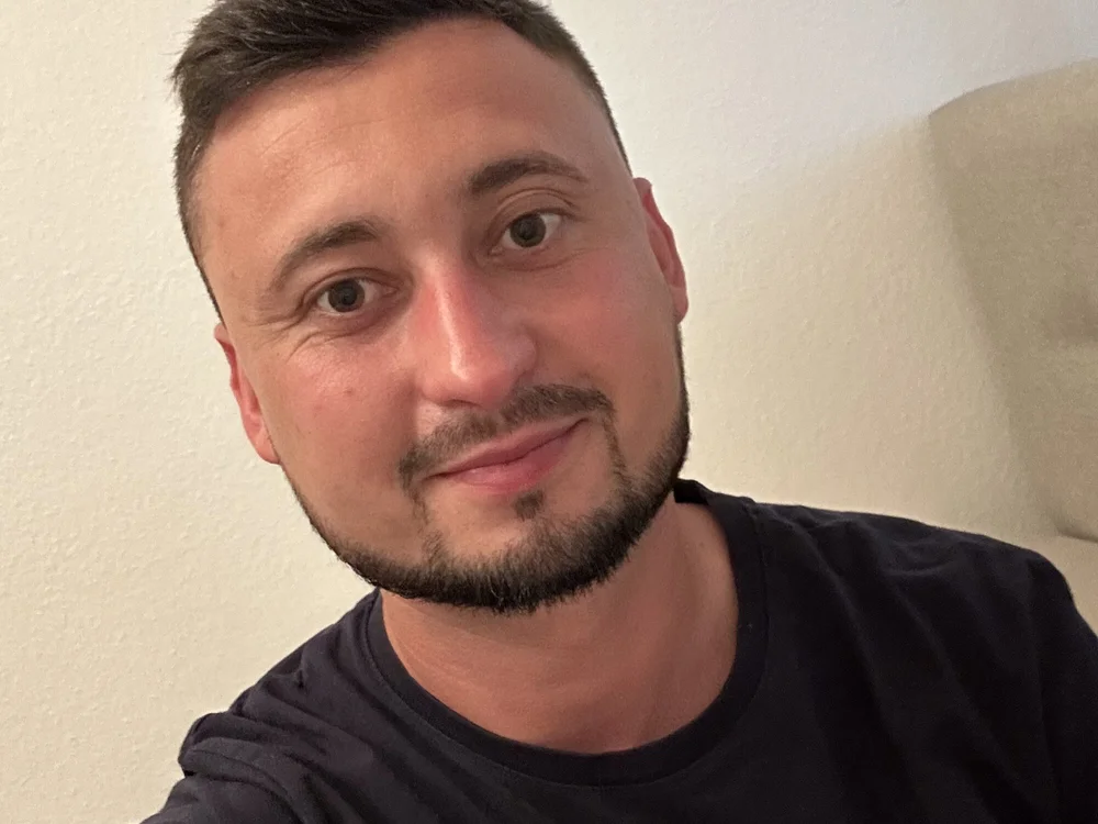 niki-93's most recent online preview