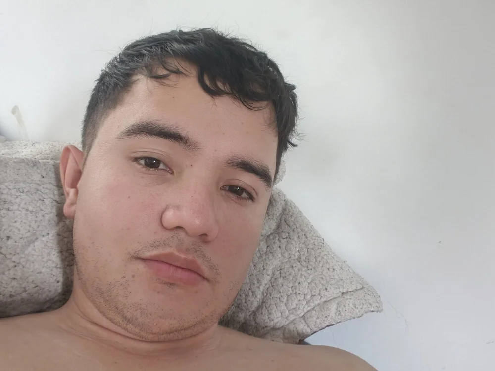 andre_2378's Offline Chat Room
