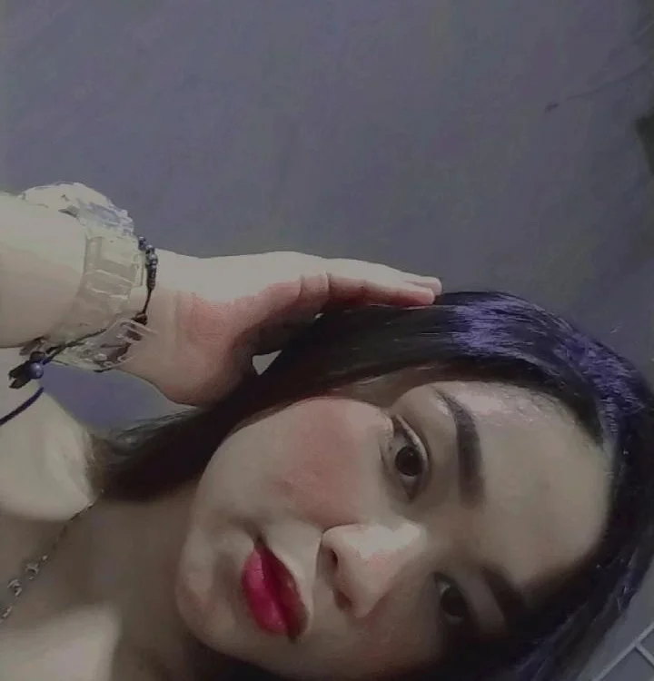 gaby_rose7's Offline Chat Room