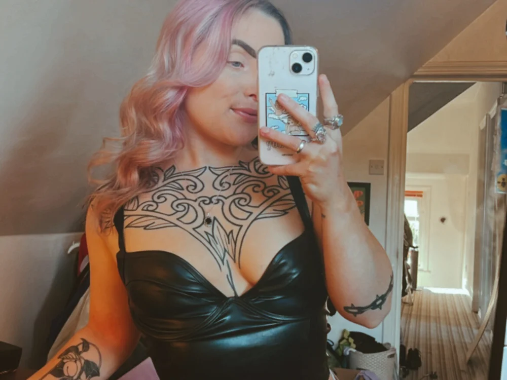 Lilyxloveless 离线XXX聊天