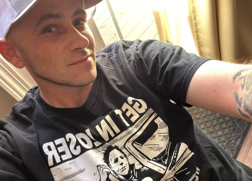 HungDave420's Offline XXX Chat