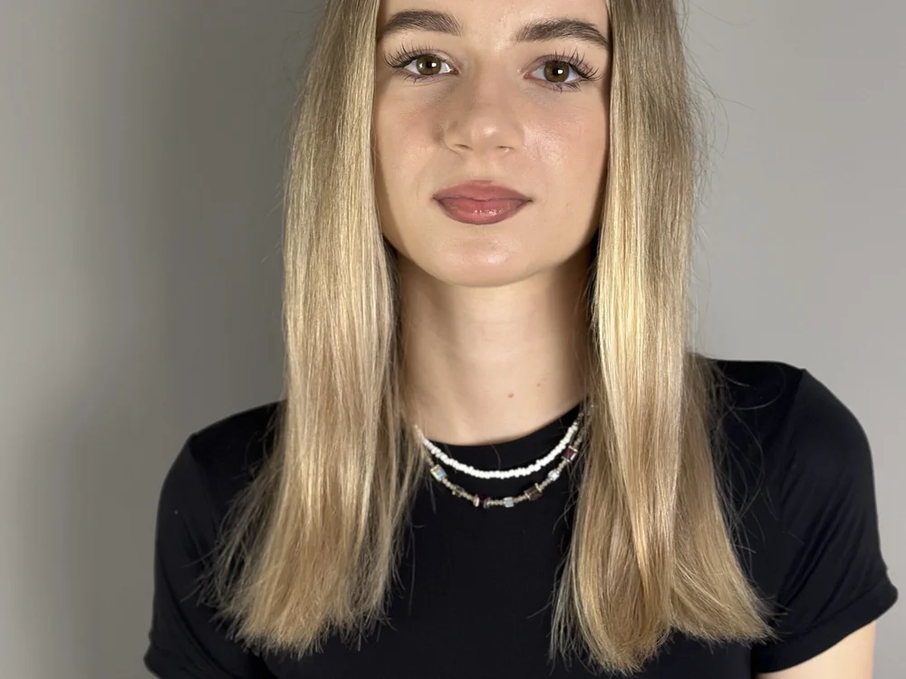 SilviaAcomb's Offline Chat Room