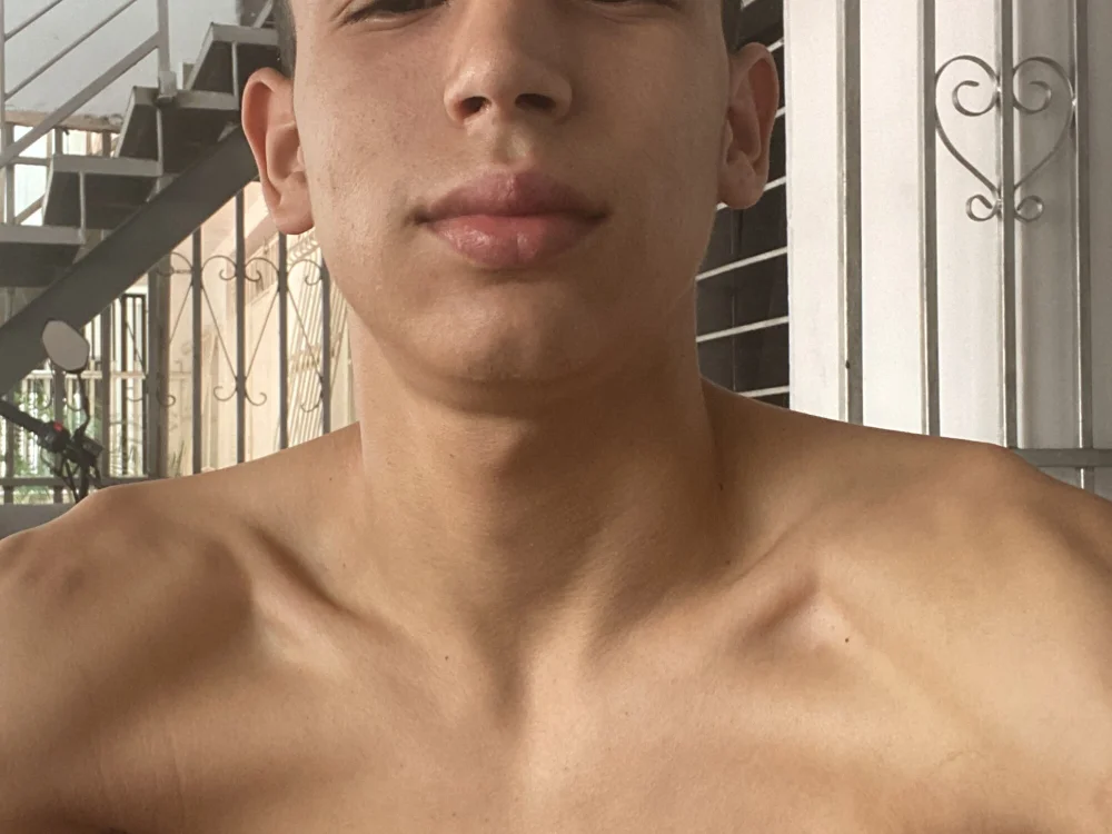 Renniel_09: офлайн-секс-чат