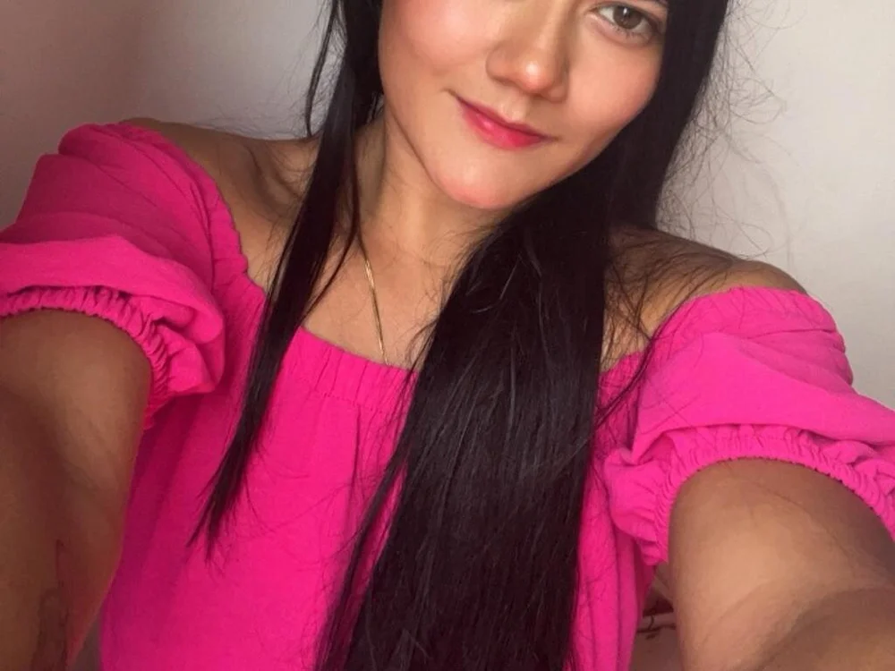 Daniela_Toloza offline chatrum