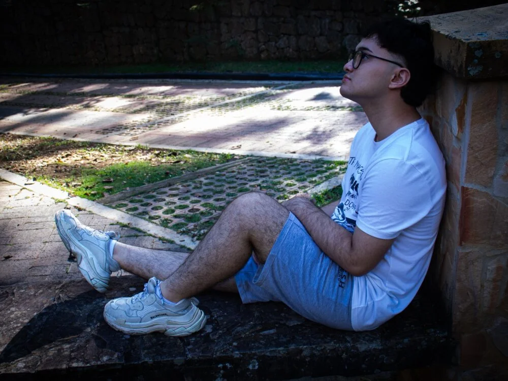 Adrian_Belmont Offline XXX-chat