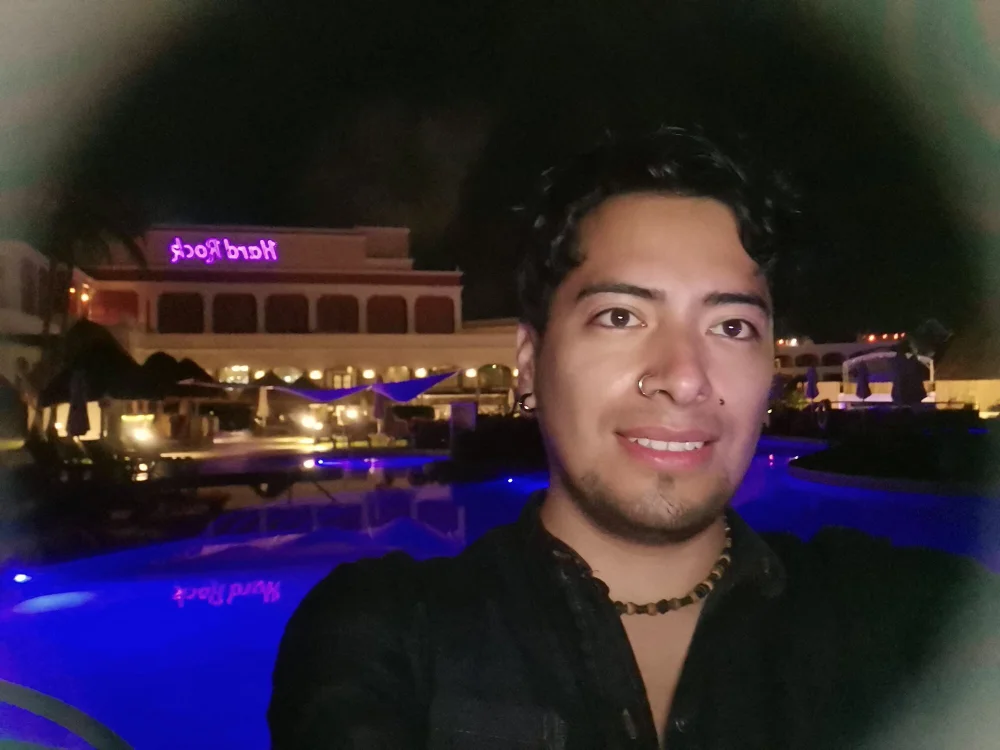 LatinEd90's most recent online preview