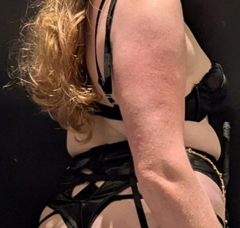 NeonStreamsn Offline XXX chat