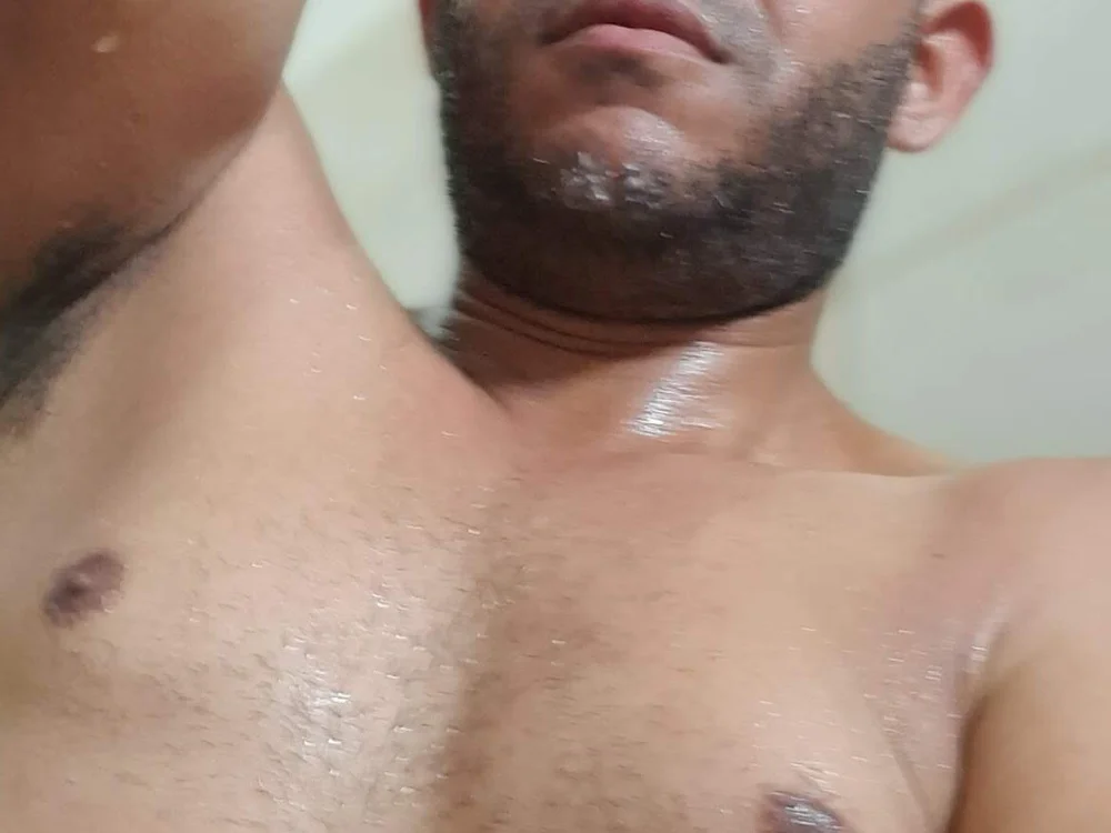 Tonyleonof001's Offline XXX Chat