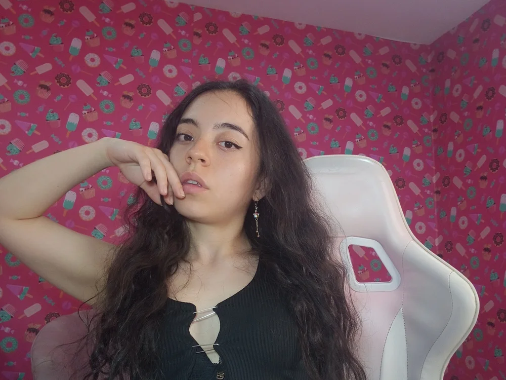 Girl_sweet's Offline Chat Room