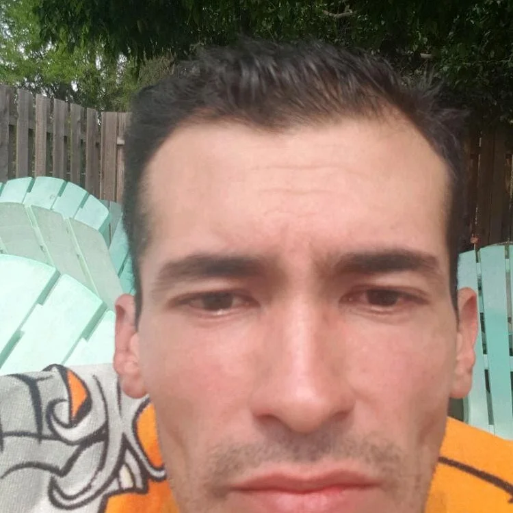 rorrospace_30's Offline Chat Room