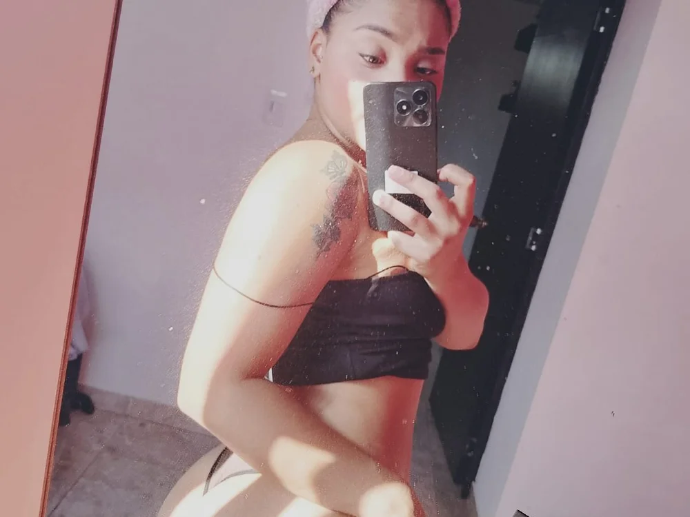 LunaFernandez- offline chatrum