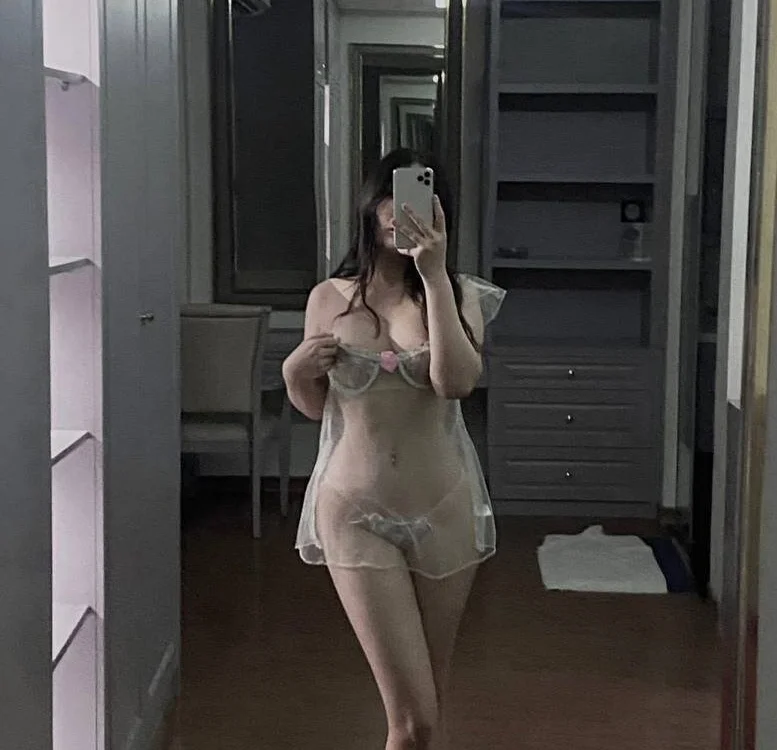 Qinn2kk6 Obrolan XXX Offline