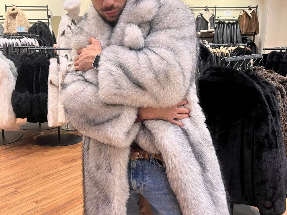 Tony_Wolf Chat XXX offline