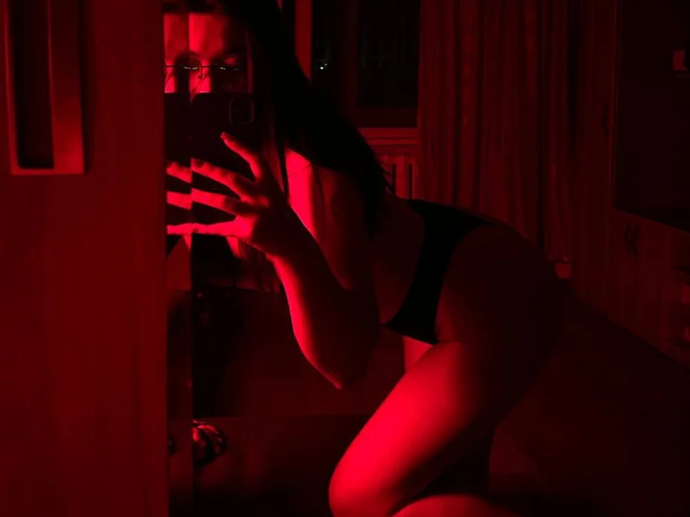 shani_speranza Offline XXX Chat