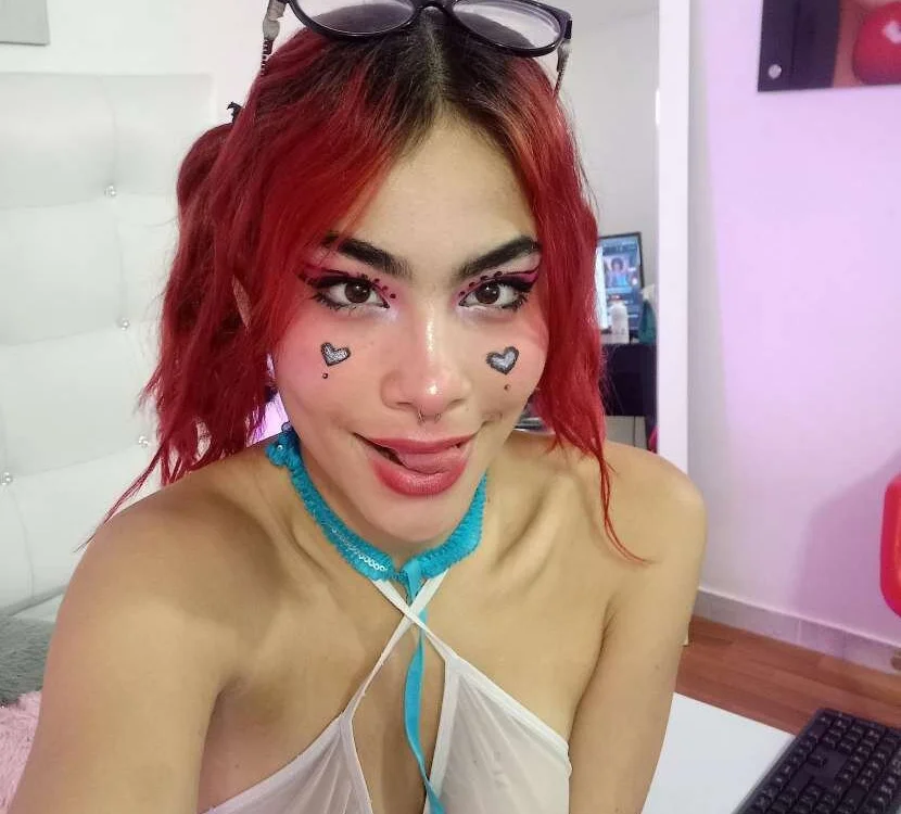Kinky-sara's Offline Chat Room