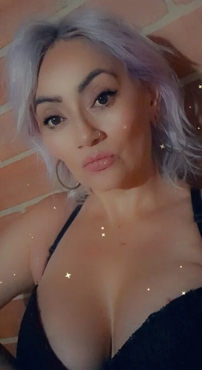 AGATHA_ROSEE's Offline Chat Room