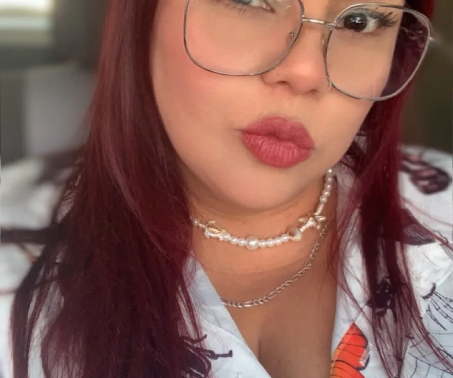 Celestina_Bellucci_'s Offline Chat Room