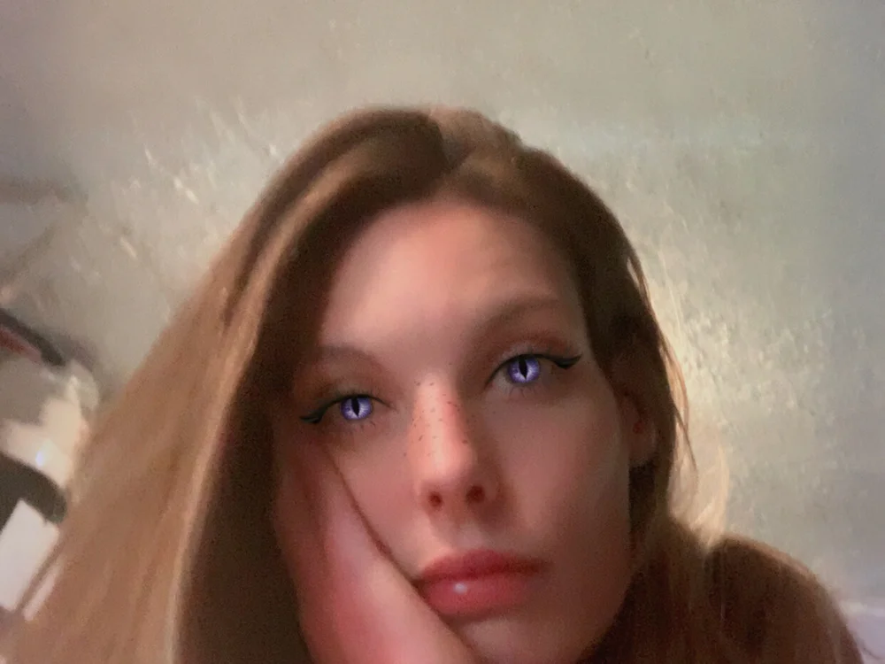cherries2000's Offline Chat Room