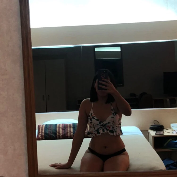 MajoSofia Adlı Modelin Çevrimdışı Sohbet Odası