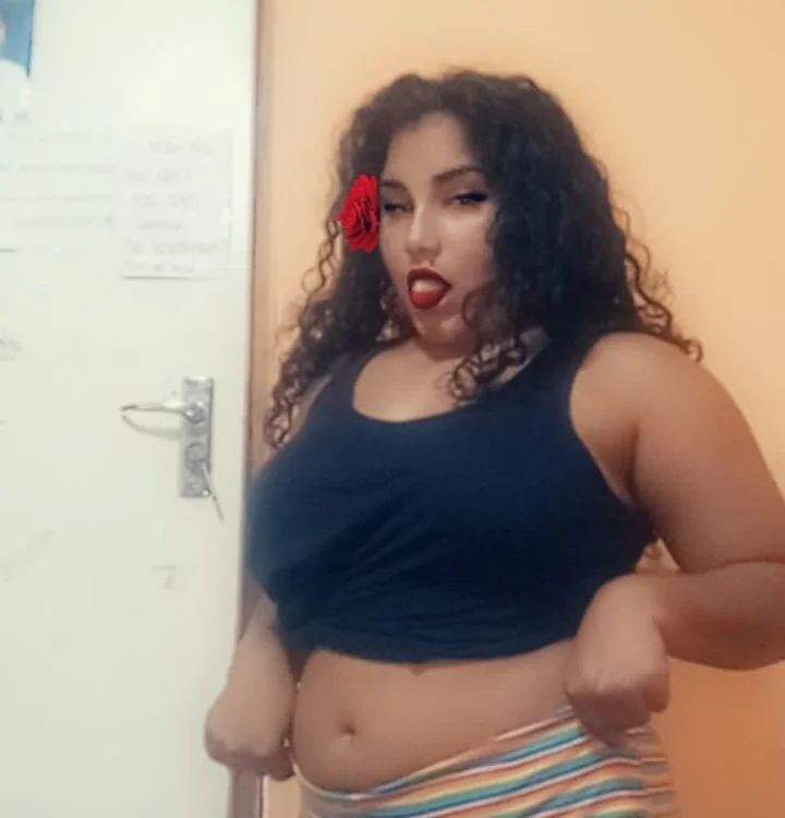 IndianLucious' Offline XXX Chat