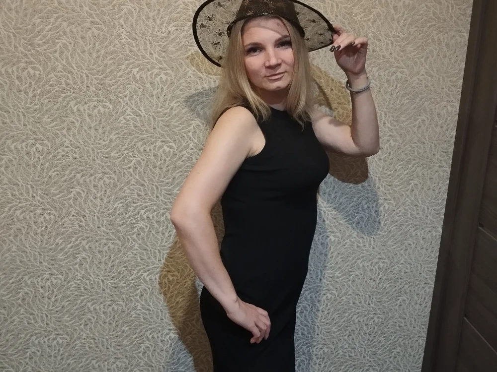 Erica_Arlyne offline chatrum