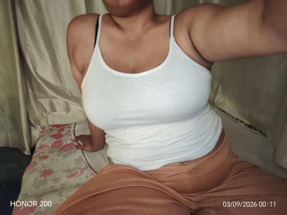 Mouni_99 Chat XXX offline