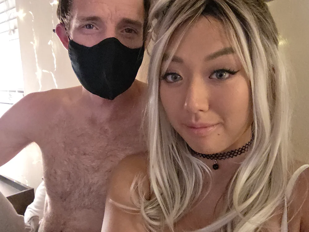 Czat XXX offline – CumPlayWithNina