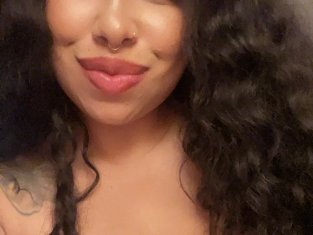 aria_sweetcheeks' Offline Chat Room