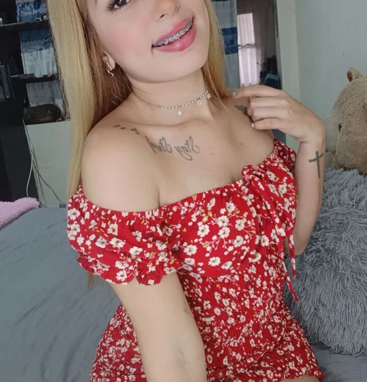 Karly_240's Offline Chat Room