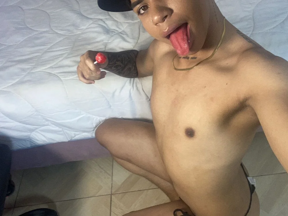 noah_lanen Offline XXX chat