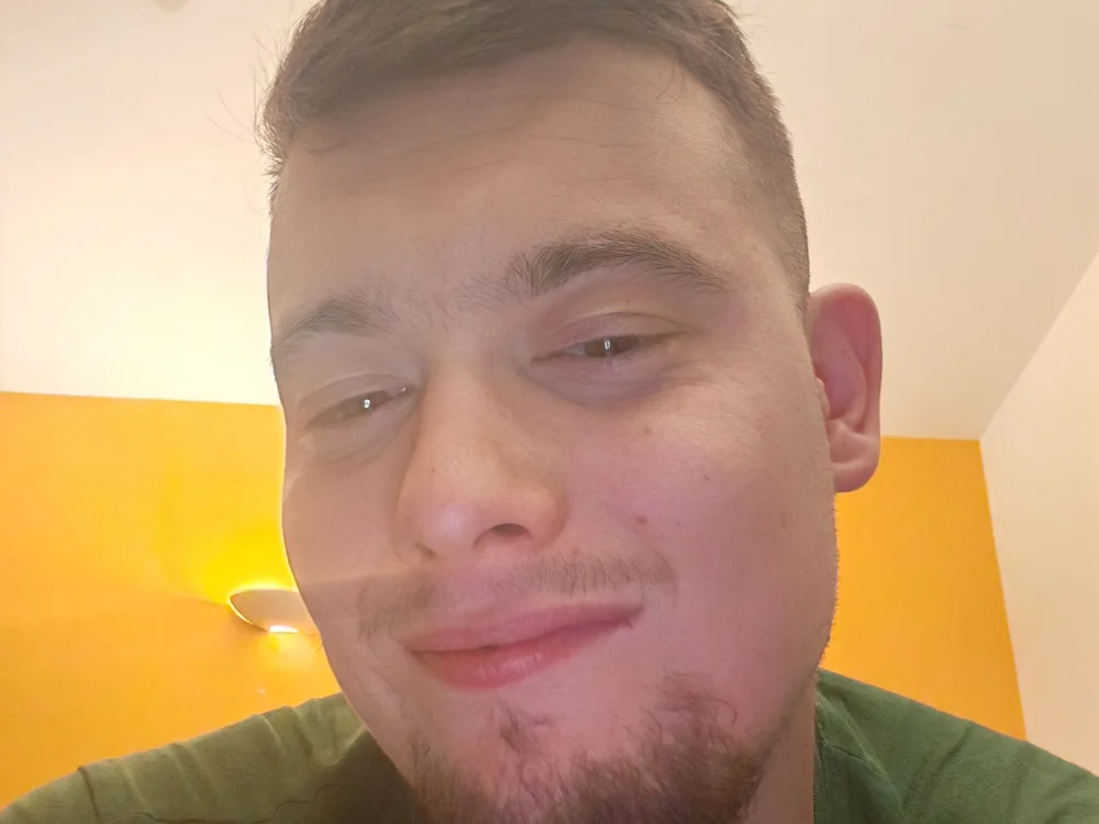 Johnlovedu77's Offline XXX Chat