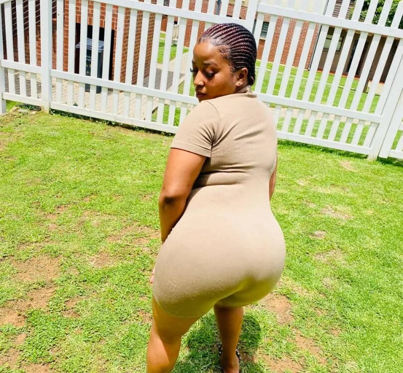 JinglynJuicy22 Offline XXX-Chat